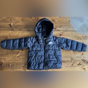Nike Toddler Hooded Puffer Jacket – Black – Size 2T